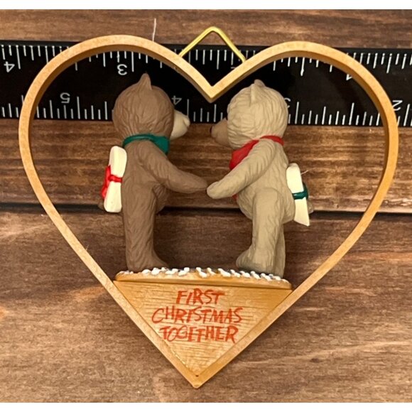 1988 HALLMARK KEEPSAKE ORNAMENT QX489-4 FIRST CHRISTMAS TOGETHER TEDDY BEAR - Picture 5 of 7